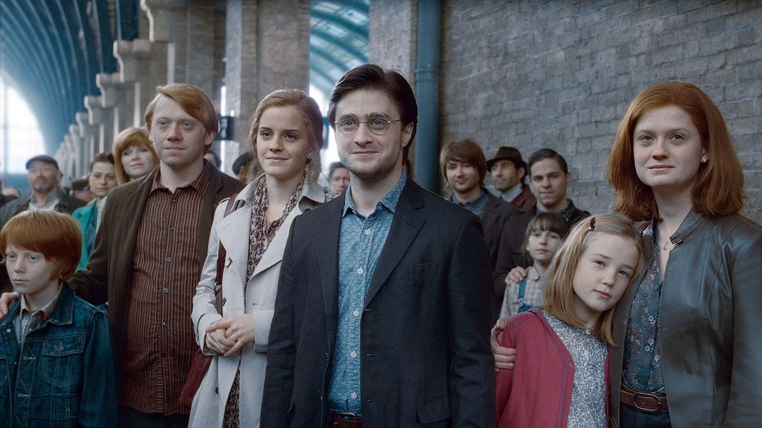Кадр из эпилога фильма «Гарри Поттер и Дары Смерти 2». Источник: Why the Harry Potter Film Epilogue Never Stood a Chance 