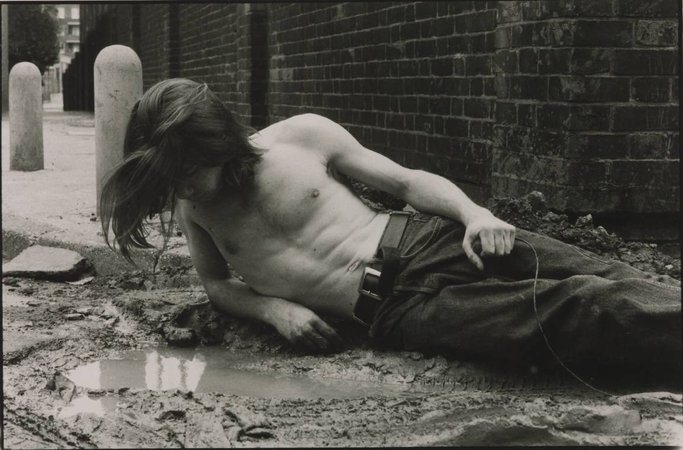 «Нарцисс»,1990 год. Автопортрет Мэта Коллишоу
